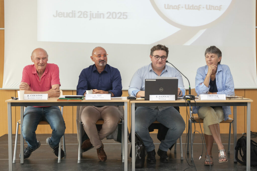 la tribune de l'AG