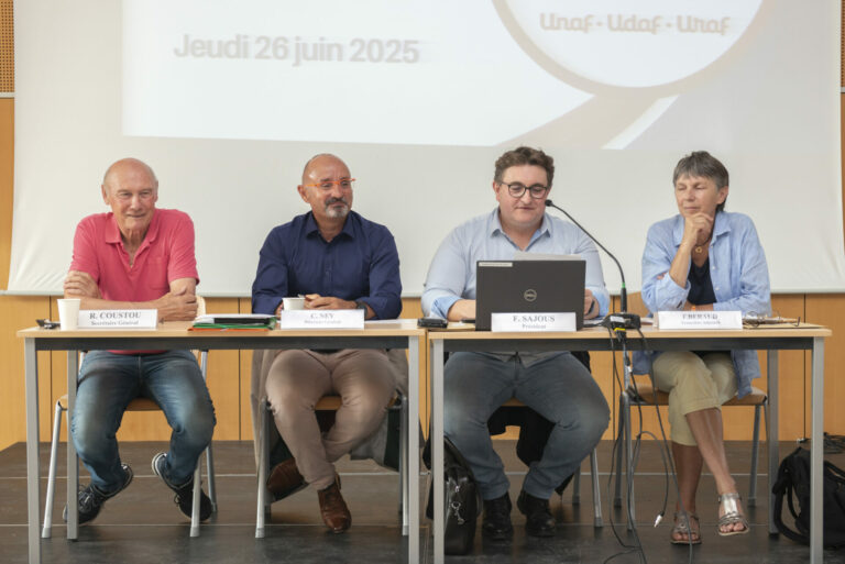 la tribune de l'AG