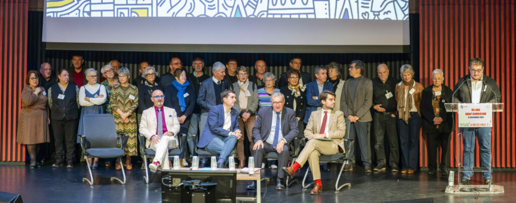 photo panoramique avec tous les administrateurs de l'UDAF 24